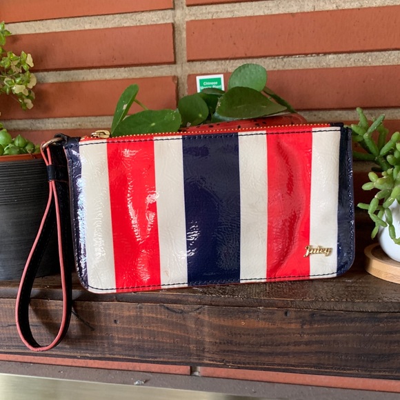 Juicy couture wristlet/wallet - Picture 1 of 6